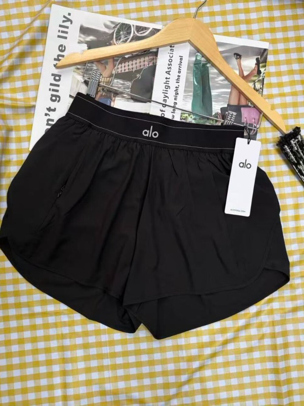 👩‍Alo tennis style athletic shorts high waisted black versatile training shorts